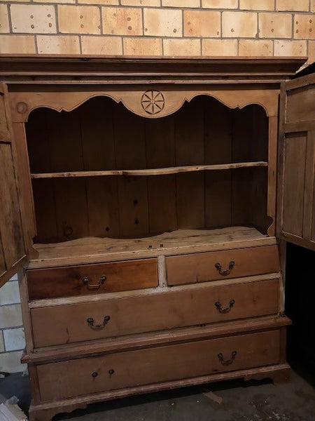 19th C Welsh Pine Dresser