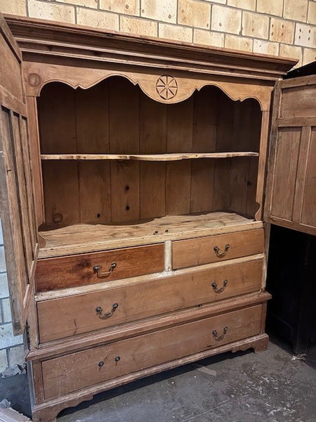 19th C Welsh Pine Dresser